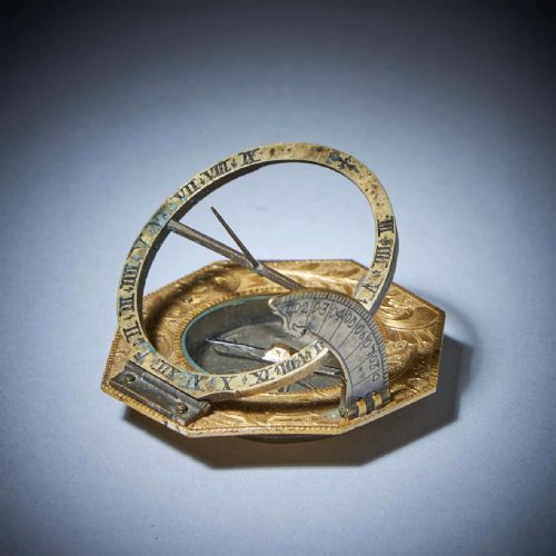 18TH CENTURY GILT BRASS AND SILVER POCKET OR MINIATURE SUNDIAL COMPASS WITH CASE - ADDITIONAL PHOTO 4