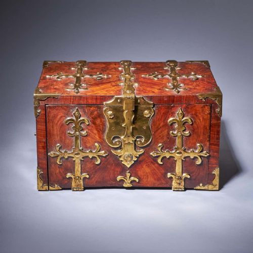 17th c diminutive william and mary kingwood strongbox or coffre fort c 1690 - CATEGORY: ANTIQUE CHESTS - DATED BEFORE 1700