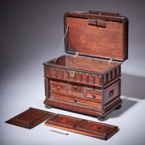 THE ELIZABETHAN 16TH CENTURY DIMINUTIVE CEDAR WOOD TABLE CASKET OR DESK BOX - ADDITIONAL PHOTO 1
