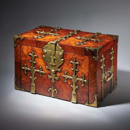 17TH C WILLIAM AND MARY KINGWOOD STRONGBOX OR COFFRE FORT C 1690 - ADDITIONAL PHOTO 1