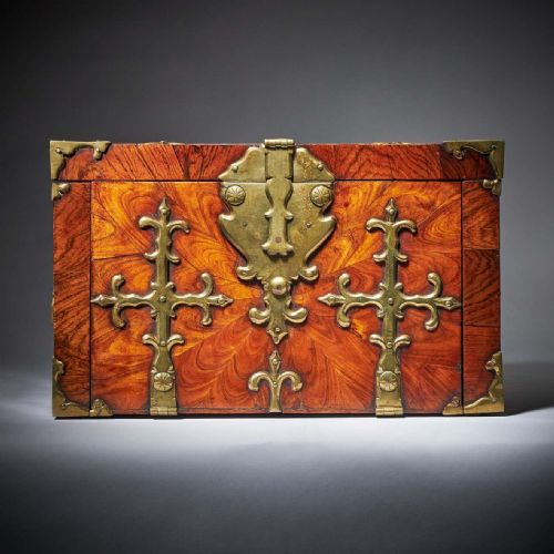 17TH C WILLIAM AND MARY KINGWOOD STRONGBOX OR COFFRE FORT C 1690 - ADDITIONAL PHOTO 4