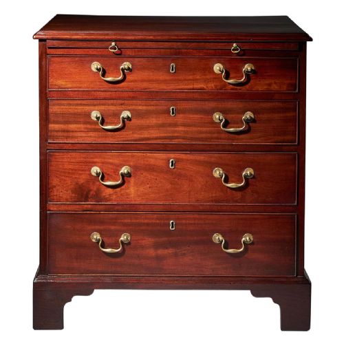george iii 18th century compact mahogany bachelors chest with brushing slide - CATEGORY: ANTIQUE CHEST OF DRAWERS - DATED 18TH CENTURY