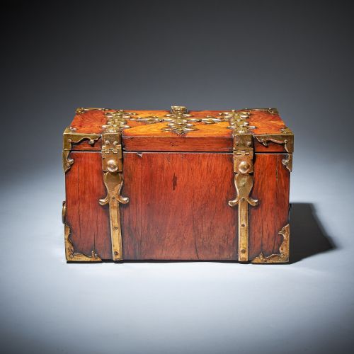 17TH C DIMINUTIVE WILLIAM AND MARY KINGWOOD STRONGBOX OR COFFRE FORT C 1690 - ADDITIONAL PHOTO 1