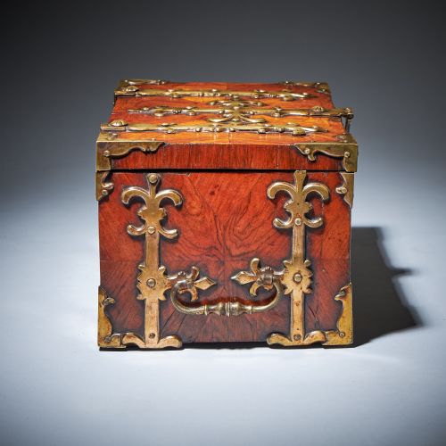 17TH C DIMINUTIVE WILLIAM AND MARY KINGWOOD STRONGBOX OR COFFRE FORT C 1690 - ADDITIONAL PHOTO 2