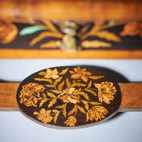 17TH CENTURY CHARLES II OLIVE OYSTER FLORAL MARQUETRY TABLE CIRCA 16801690 - ADDITIONAL PHOTO 5