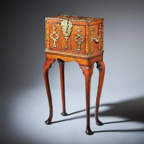 17TH CENTURY WILLIAM AND MARY ROSEWOOD COFFRE FORT ON STAND SECRET COMPARTMENTS - ADDITIONAL PHOTO 1