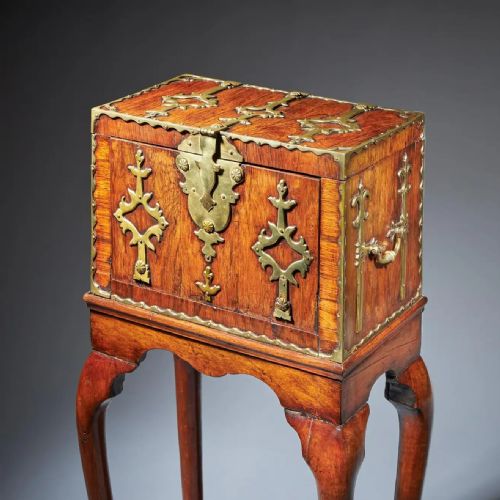 17TH CENTURY WILLIAM AND MARY ROSEWOOD COFFRE FORT ON STAND SECRET COMPARTMENTS - ADDITIONAL PHOTO 4