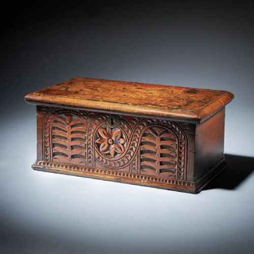 RARE WILLIAM AND MARY 17TH CENTURY CARVED OAK DEEDS BOX OF SMALL PROPORTIONS - ADDITIONAL PHOTO 1