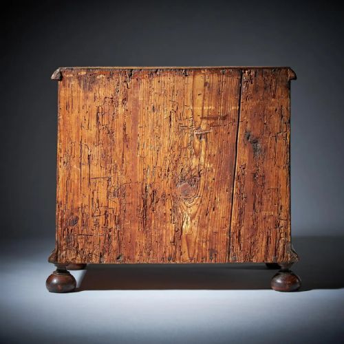 MINIATURE WILLIAM AND MARY 17TH CENTURY DIMINUTIVE OLIVE OYSTER CHEST C1690 - ADDITIONAL PHOTO 3