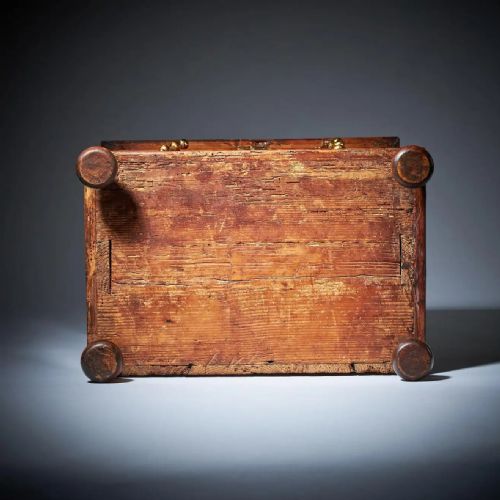 MINIATURE WILLIAM AND MARY 17TH CENTURY DIMINUTIVE OLIVE OYSTER CHEST C1690 - ADDITIONAL PHOTO 7