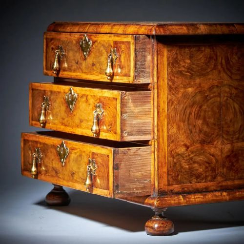 MINIATURE WILLIAM AND MARY 17TH CENTURY DIMINUTIVE OLIVE OYSTER CHEST C1690 - ADDITIONAL PHOTO 8