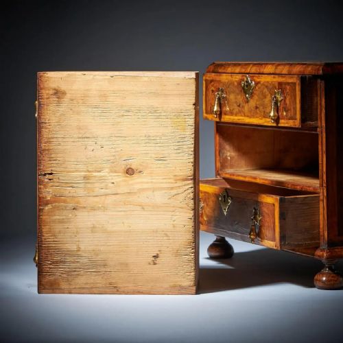MINIATURE WILLIAM AND MARY 17TH CENTURY DIMINUTIVE OLIVE OYSTER CHEST C1690 - ADDITIONAL PHOTO 9