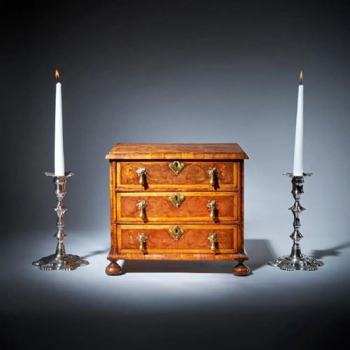 MINIATURE WILLIAM AND MARY 17TH CENTURY DIMINUTIVE OLIVE OYSTER CHEST C1690 - ADDITIONAL PHOTO 12