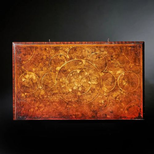 A FINE WILLIAM AND MARY OLIVE OYSTER AND LABURNUM CHEST CIRCA 16801700 - ADDITIONAL PHOTO 10