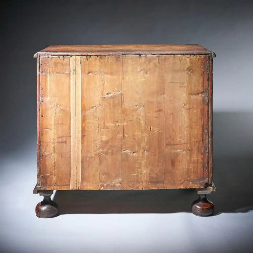 A FINE WILLIAM AND MARY OLIVE OYSTER AND LABURNUM CHEST CIRCA 16801700 - ADDITIONAL PHOTO 14