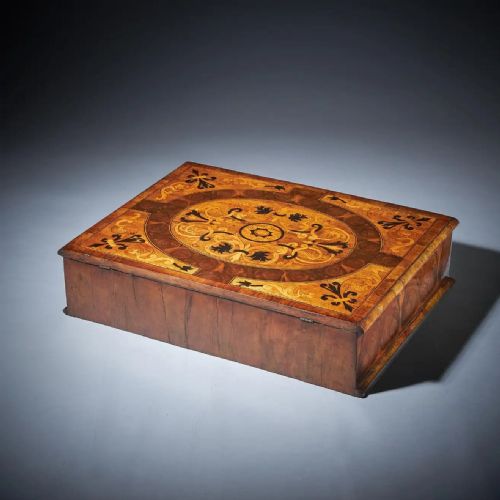 17TH CENTURY WILLIAM AND MARY OLIVE OYSTER ARABESQUE MARQUETRY LACE BOX C1690 - ADDITIONAL PHOTO 2