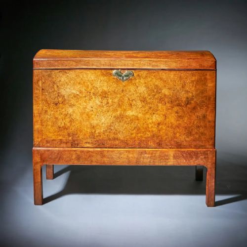 the mountbatten early 18th century george i burl walnut chamber chest - CATEGORY: ANTIQUE CHESTS - DATED 18TH CENTURY