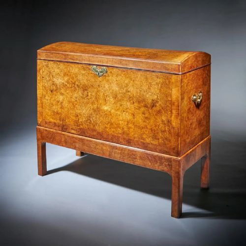 THE MOUNTBATTEN EARLY 18TH CENTURY GEORGE I BURL WALNUT CHAMBER CHEST - ADDITIONAL PHOTO 2