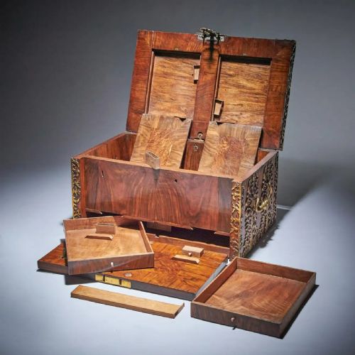 IMPORTANT 17TH CENTURY CHARLES II BURR WALNUT COFFRE FORT STRONG BOX CIRCA 1675 - ADDITIONAL PHOTO 9
