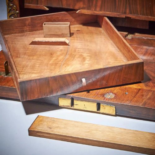 IMPORTANT 17TH CENTURY CHARLES II BURR WALNUT COFFRE FORT STRONG BOX CIRCA 1675 - ADDITIONAL PHOTO 10