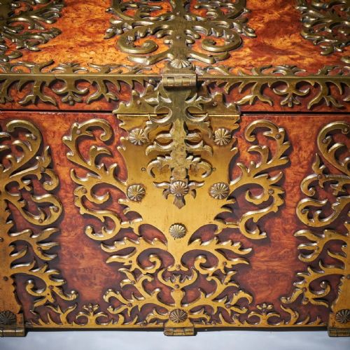 IMPORTANT 17TH CENTURY CHARLES II BURR WALNUT COFFRE FORT STRONG BOX CIRCA 1675 - ADDITIONAL PHOTO 14