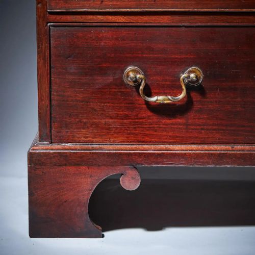 THE 18TH CENTURY GEORGE III MAHOGANY BACHELORS CHEST BY PHILIP BELL LONDON - ADDITIONAL PHOTO 7