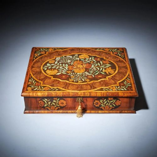 important 17th century charles ii marquetry olive oyster lace box circa 1680 - CATEGORY: ANTIQUE BOXES - DATED 17TH CENTURY