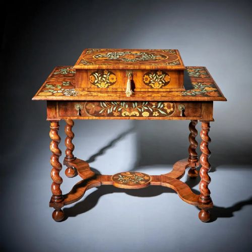IMPORTANT 17TH CENTURY CHARLES II MARQUETRY OLIVE OYSTER LACE BOX CIRCA 1680 - ADDITIONAL PHOTO 1
