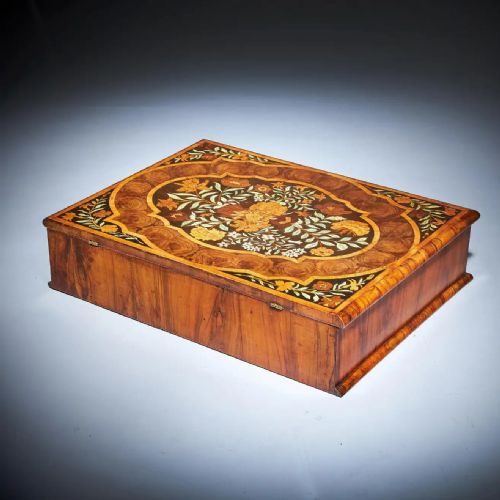 IMPORTANT 17TH CENTURY CHARLES II MARQUETRY OLIVE OYSTER LACE BOX CIRCA 1680 - ADDITIONAL PHOTO 2