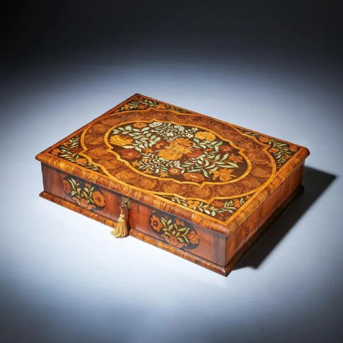IMPORTANT 17TH CENTURY CHARLES II MARQUETRY OLIVE OYSTER LACE BOX CIRCA 1680 - ADDITIONAL PHOTO 10