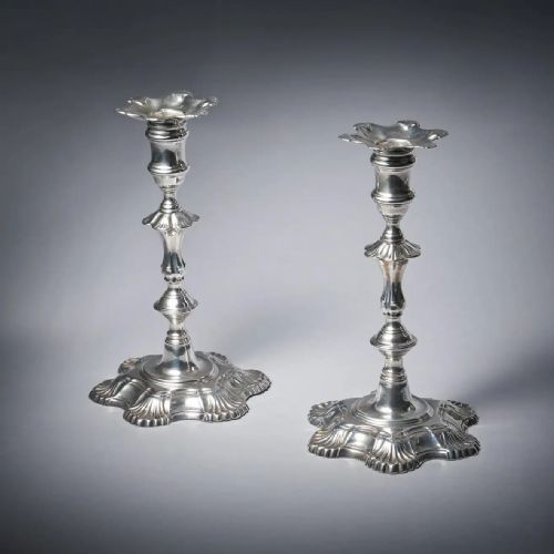 A PAIR OF 18TH CENTURY GEORGE II SILVER CANDLESTICKS BY JOHN CAFE LONDON 1751 - ADDITIONAL PHOTO 1