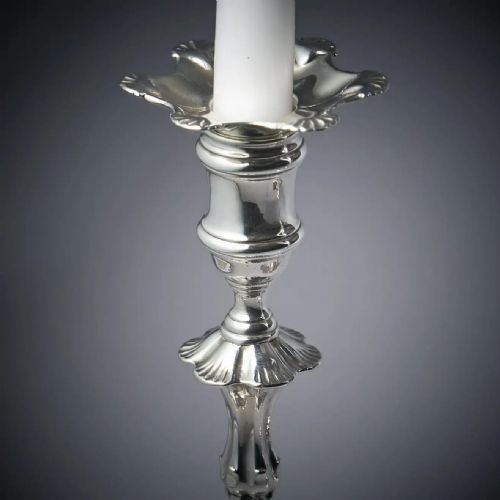 A PAIR OF 18TH CENTURY GEORGE II SILVER CANDLESTICKS BY JOHN CAFE LONDON 1751 - ADDITIONAL PHOTO 5