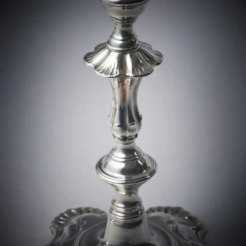 A PAIR OF 18TH CENTURY GEORGE II SILVER CANDLESTICKS BY JOHN CAFE LONDON 1751 - ADDITIONAL PHOTO 7