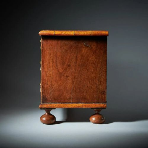 RARE 17TH CENTURY MINIATURE WILLIAM AND MARY WALNUT TABLE TOP CHEST C1690 - ADDITIONAL PHOTO 2
