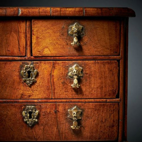RARE 17TH CENTURY MINIATURE WILLIAM AND MARY WALNUT TABLE TOP CHEST C1690 - ADDITIONAL PHOTO 11
