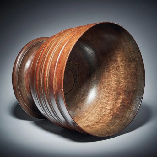 A FINE AND RARE 17TH CENTURY CHARLES II LIGNUM VITAE WASSAIL BOWL MUSEUM GRADE - ADDITIONAL PHOTO 2