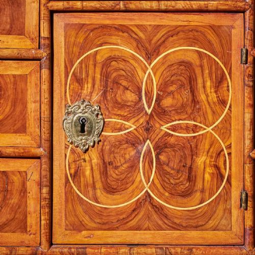 17TH CENTURY WILLIAM AND MARY OLIVE OYSTER MARQUETRY ESCRITOIRE CIRCA 1680 - ADDITIONAL PHOTO 3