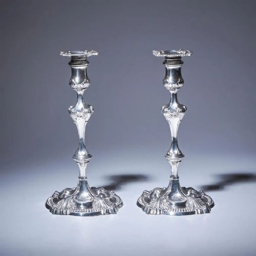 PAIR OF 18TH CENTURY GEORGE III SILVER CANDLESTICKS BY DAVID BELL LONDON 1762 - ADDITIONAL PHOTO 1