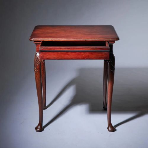 18TH CENTURY GEORGE I MAHOGANY TABLE OF DIMINUTIVE PROPORTIONS CIRCA 1725 - ADDITIONAL PHOTO 1