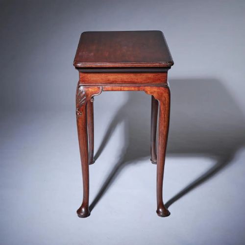 18TH CENTURY GEORGE I MAHOGANY TABLE OF DIMINUTIVE PROPORTIONS CIRCA 1725 - ADDITIONAL PHOTO 3