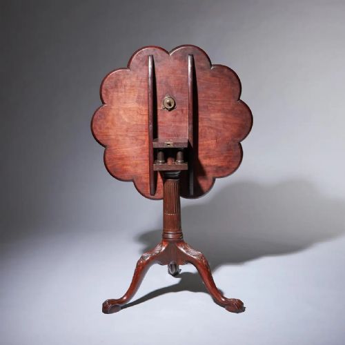 A FINE 18TH CENTURY GEORGE II MAHOGANY PIECRUST TRIPOD TABLE CIRCA 1750 - ADDITIONAL PHOTO 2
