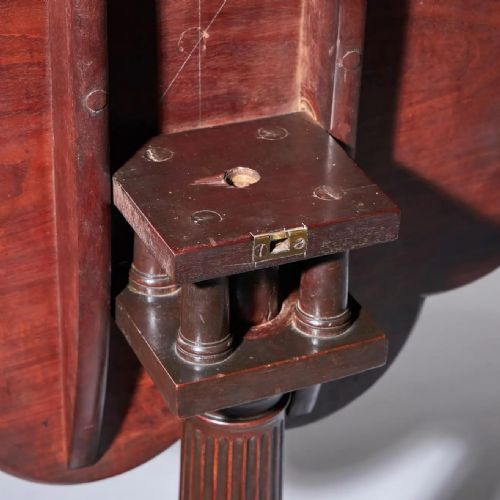 A FINE 18TH CENTURY GEORGE II MAHOGANY PIECRUST TRIPOD TABLE CIRCA 1750 - ADDITIONAL PHOTO 3