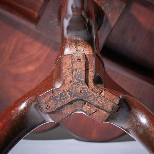 A FINE 18TH CENTURY GEORGE II MAHOGANY PIECRUST TRIPOD TABLE CIRCA 1750 - ADDITIONAL PHOTO 13