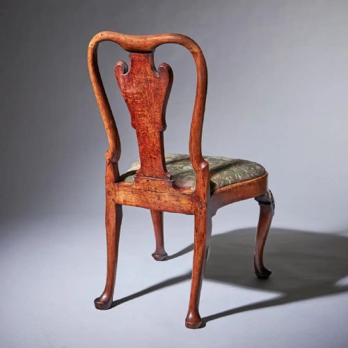18TH CENTURY GEORGE I CARVED WALNUT CHAIR COVERED IN PERIOD NEEDLEWORK - ADDITIONAL PHOTO 4