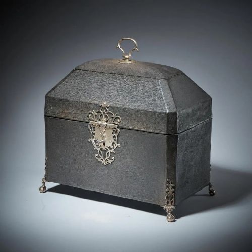 A RARE SILVER MOUNTED GEORGE II SHAGREEN TEA CADDY WITH SILVER ROCCO CANISTORS - ADDITIONAL PHOTO 2