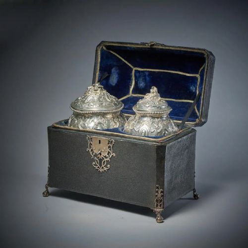A RARE SILVER MOUNTED GEORGE II SHAGREEN TEA CADDY WITH SILVER ROCCO CANISTORS - ADDITIONAL PHOTO 3