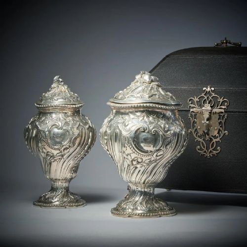 A RARE SILVER MOUNTED GEORGE II SHAGREEN TEA CADDY WITH SILVER ROCCO CANISTORS - ADDITIONAL PHOTO 7