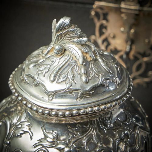 A RARE SILVER MOUNTED GEORGE II SHAGREEN TEA CADDY WITH SILVER ROCCO CANISTORS - ADDITIONAL PHOTO 12
