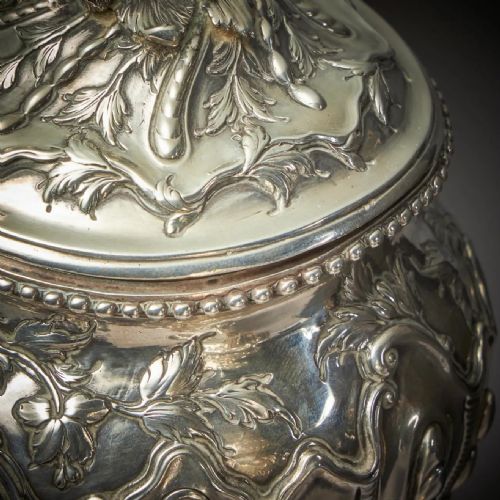 A RARE SILVER MOUNTED GEORGE II SHAGREEN TEA CADDY WITH SILVER ROCCO CANISTORS - ADDITIONAL PHOTO 16