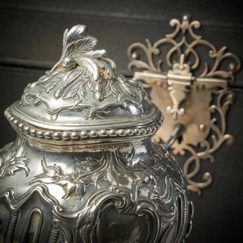 A RARE SILVER MOUNTED GEORGE II SHAGREEN TEA CADDY WITH SILVER ROCCO CANISTORS - ADDITIONAL PHOTO 18